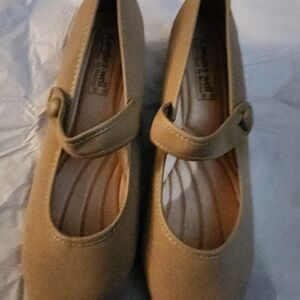 Beacon Classic Beige Mary Jane Flats